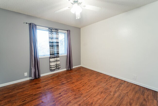 Building Photo - Beautiful 4 bedroom, 3 bathroom home on the East End of Hot Springs Village. Pets are considered ...