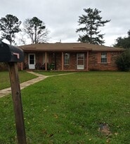 Building Photo - 1014 Davidson Dr