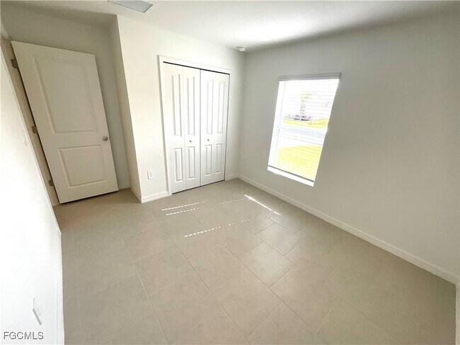 Building Photo - 11961 Savanna Lks Blvd