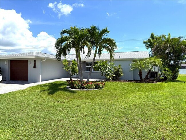 Primary Photo - 6841 Roxbury Dr