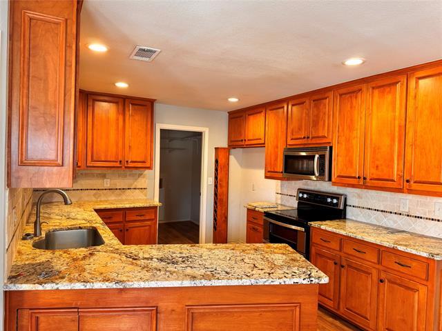 Building Photo - 1200 Bloom St