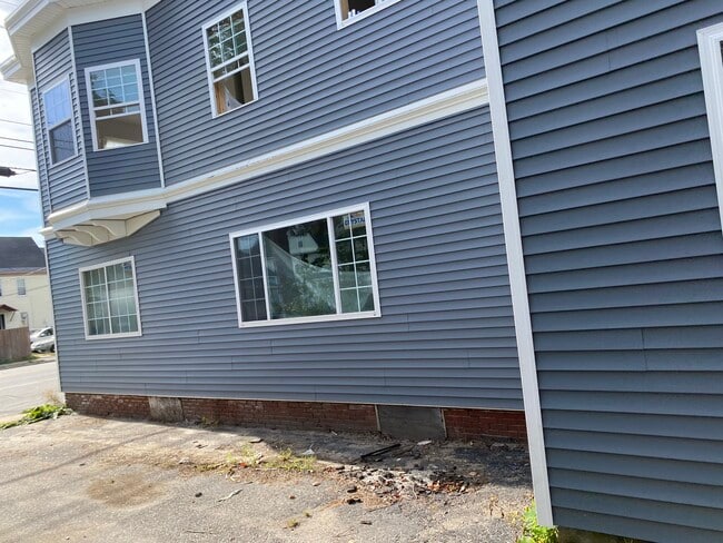 Driveway view - 321 Turner St