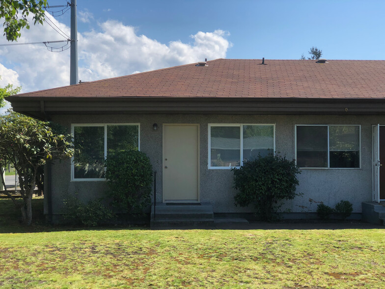 Iola Court Unit 1 - 8402 E McKinley Ave