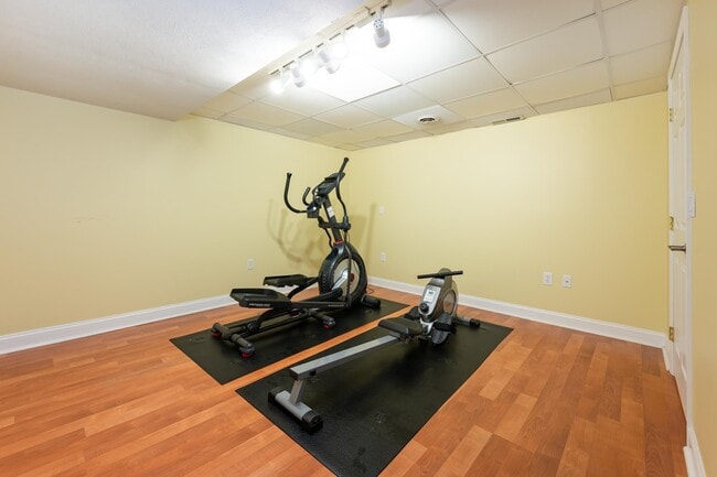 Building Photo - 4 Lowther Pl