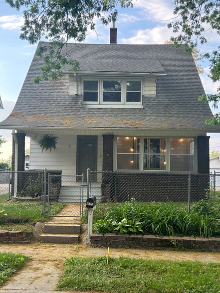 Primary Photo - 1525 11th Ave