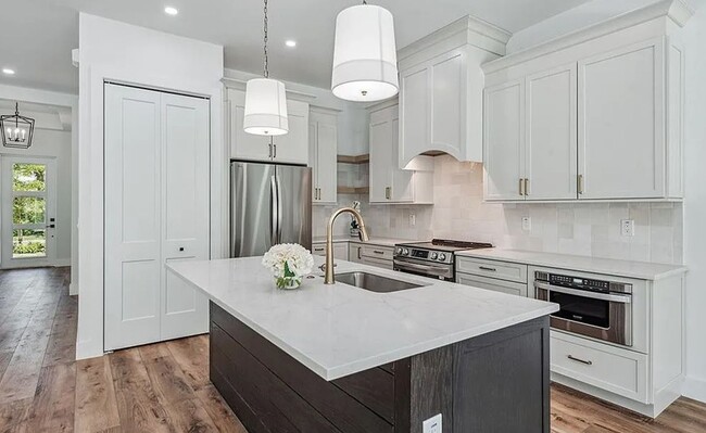 Building Photo - ** BRAND NEW CONSTRUCTION SINGLE FAMILY TW...
