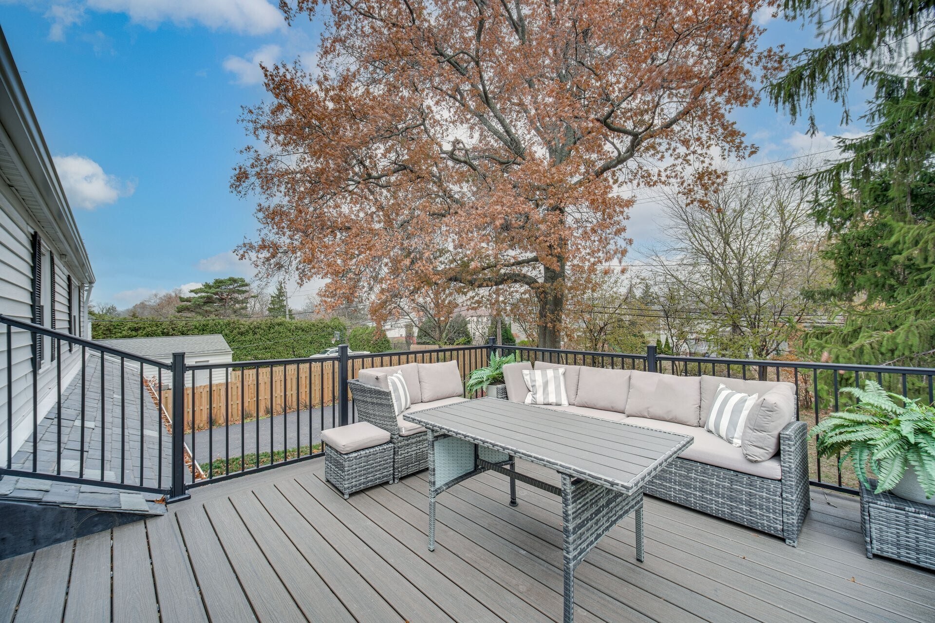 Building Photo - 24039 Shelburne Rd