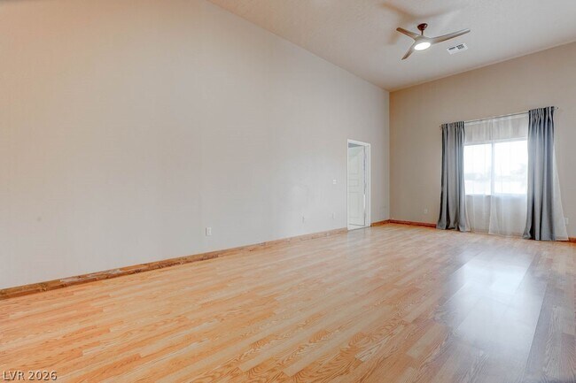 Building Photo - 4880 Dorrell Ln