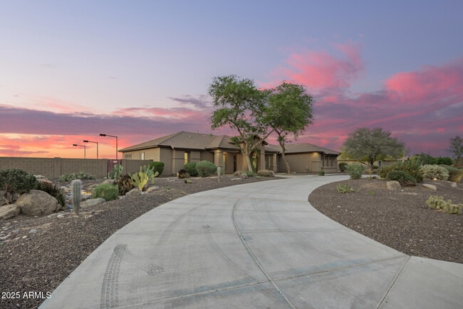 Building Photo - 14188 W Hope Dr