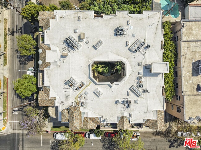 Building Photo - 850 Croft Ave