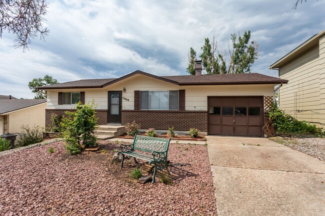 Primary Photo - Stunning Ranch Style Home in East Colorado...