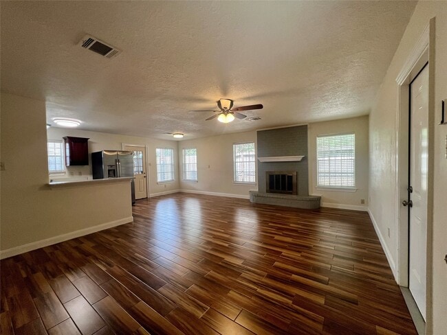 Building Photo - 10670 Norton Dr