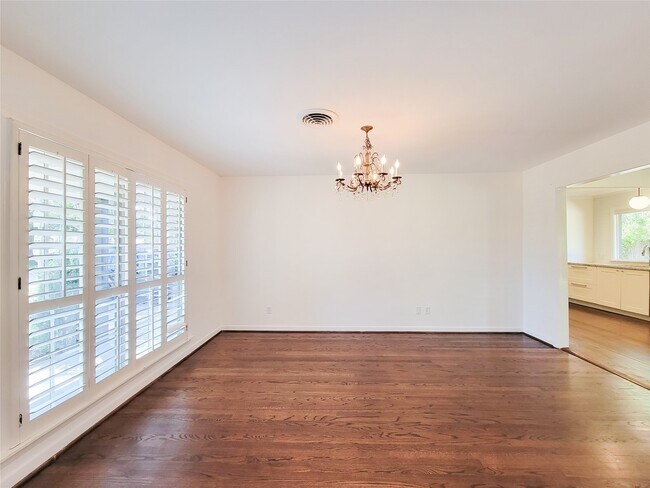 Building Photo - 9506 Vogue Ln