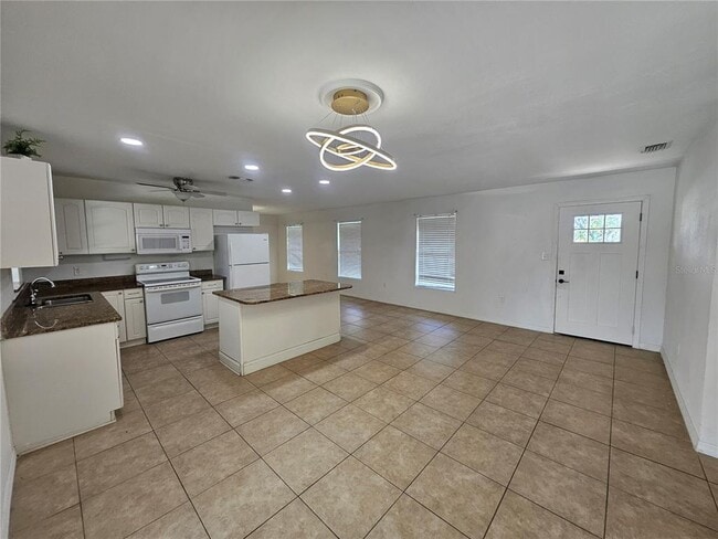 Building Photo - 21838 Edgewater Dr