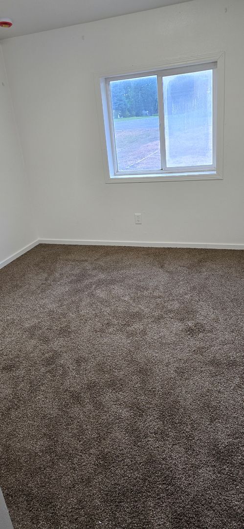 Building Photo - Irrigon Home ready to rent!!