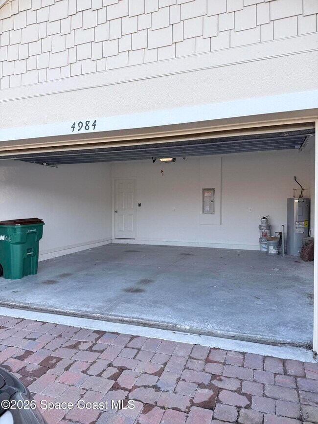 Building Photo - 4984 Amasa Cir