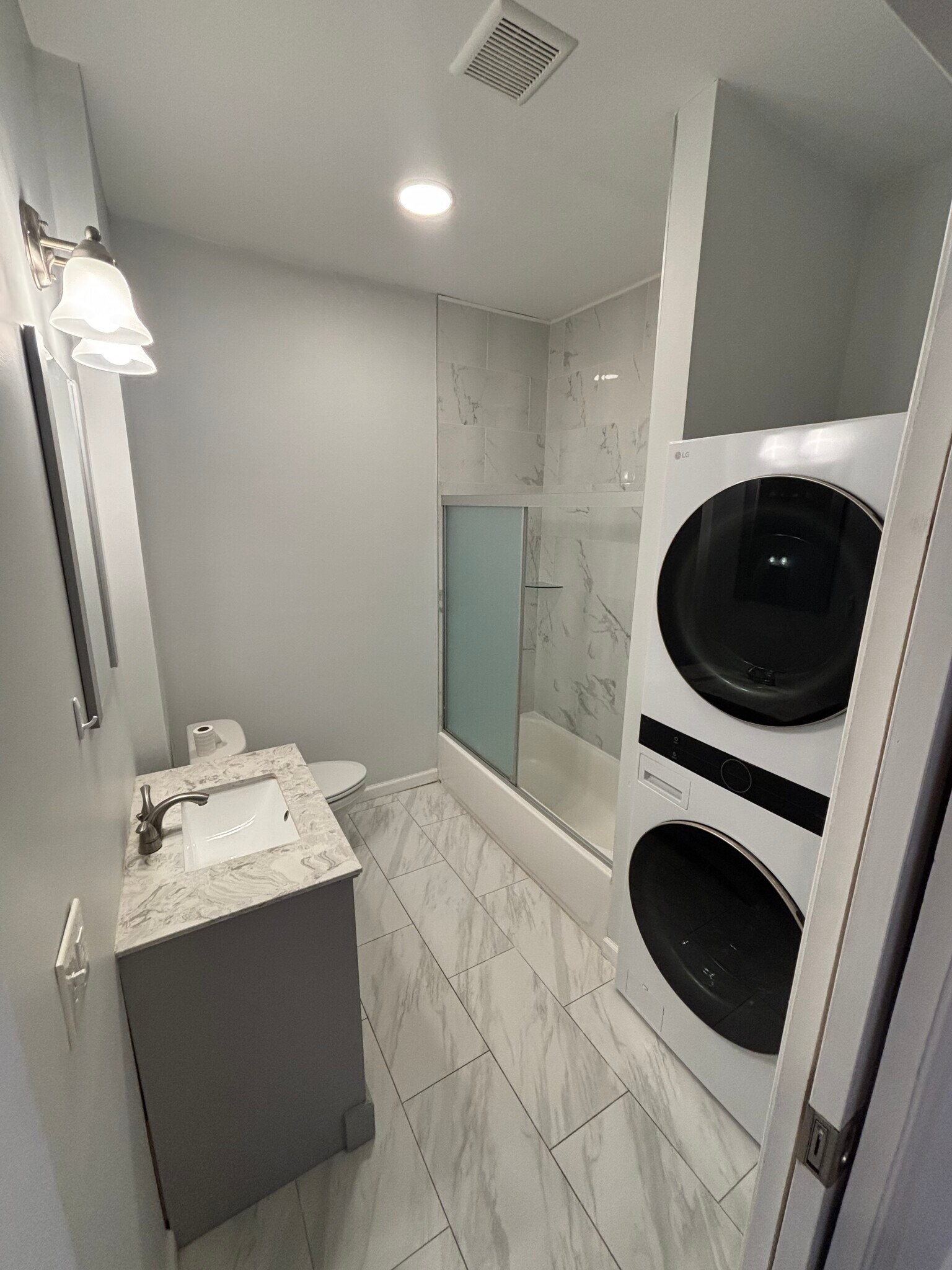 Building Photo - 304 Holmes Rd