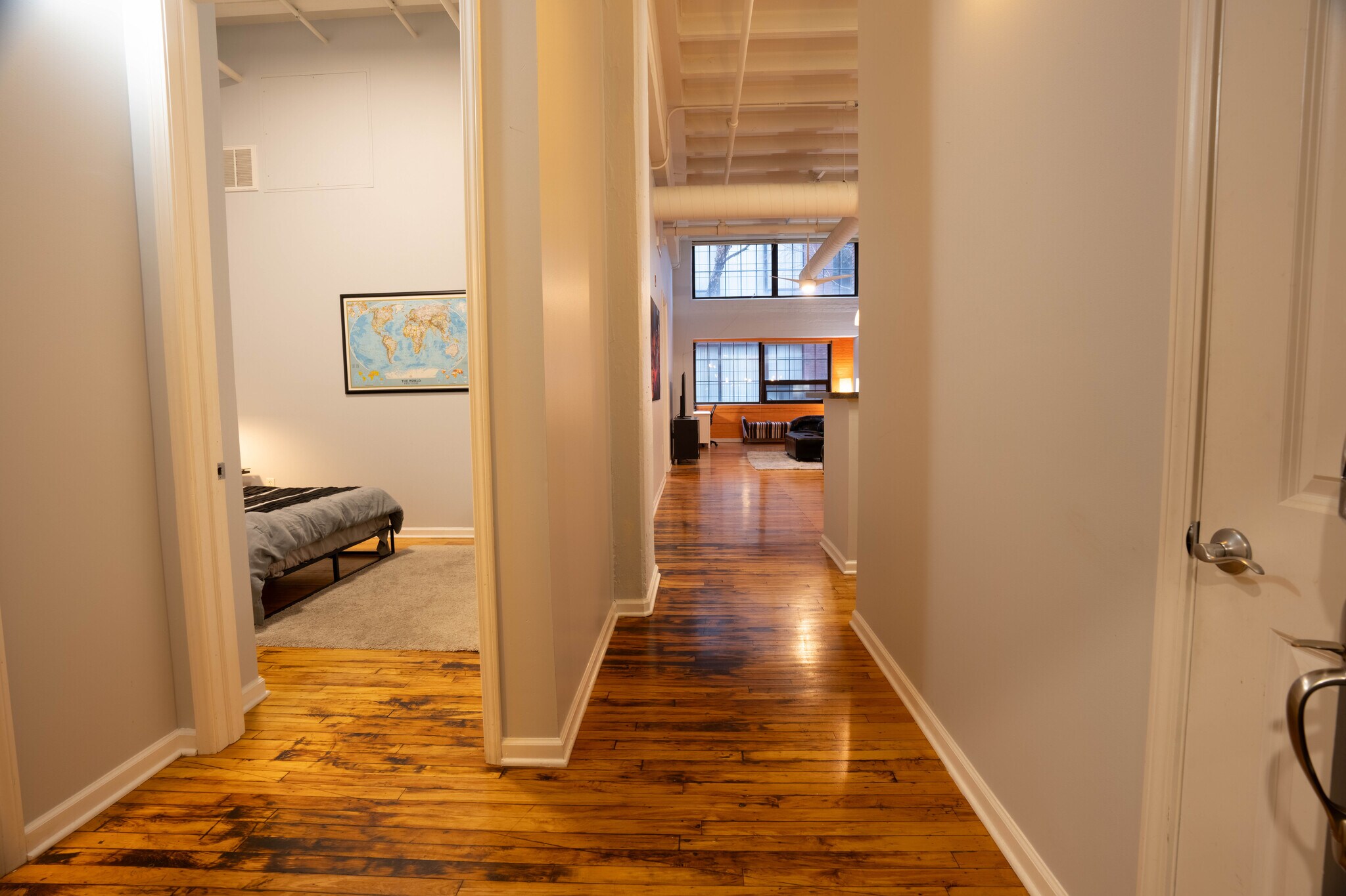 Building Photo - 624 E Walnut St