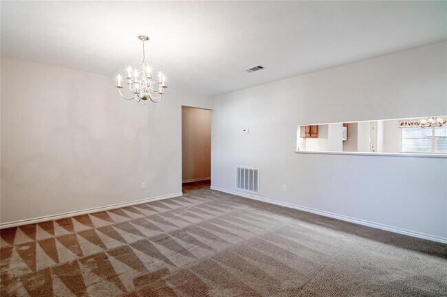 Building Photo - 203 Pine Valley
