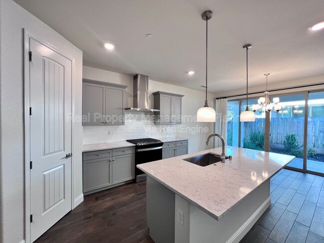 Building Photo - 1436 E Via Albero Dr