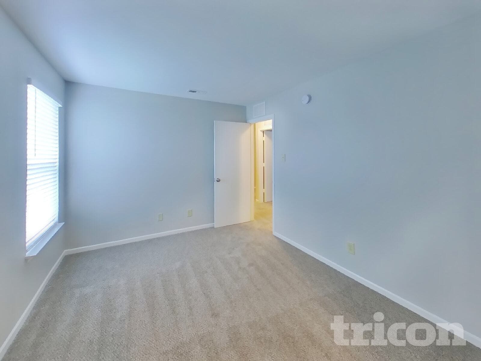 Building Photo - 10152 Golden Dr