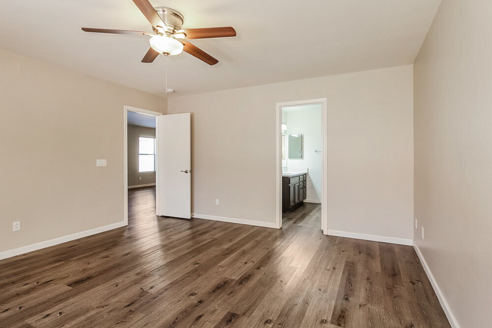 Building Photo - 1044 S 239th Ln