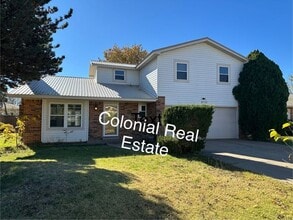 Building Photo - Spacious 2 story home