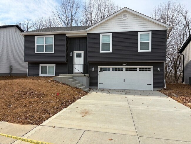 Building Photo - 1160 Marathon Dr