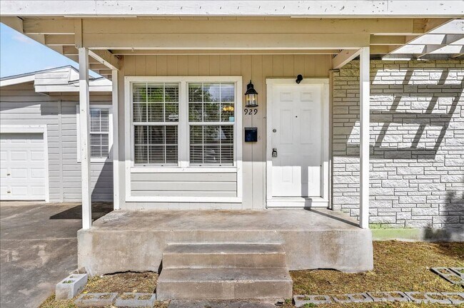 Building Photo - 929 Ashland Dr