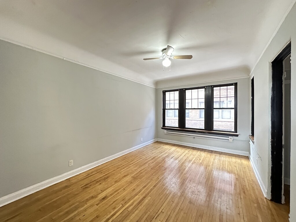 Building Photo - 4333 N Wolcott Ave