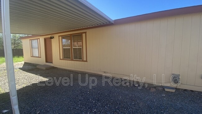 Building Photo - 307 W Lee St