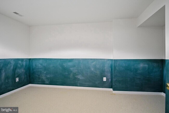 Building Photo - 211 Park Gate Dr SE