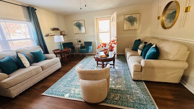 Building Photo - 108 E 21st St