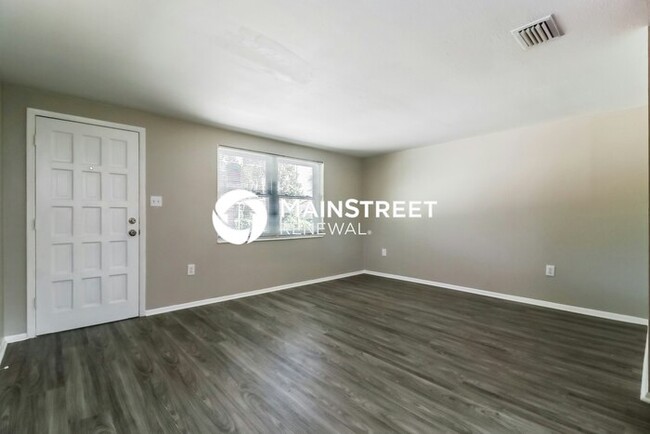 Building Photo - 8912 Hervel Cir