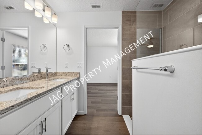 Building Photo - 251 Vin Rose Cir SE