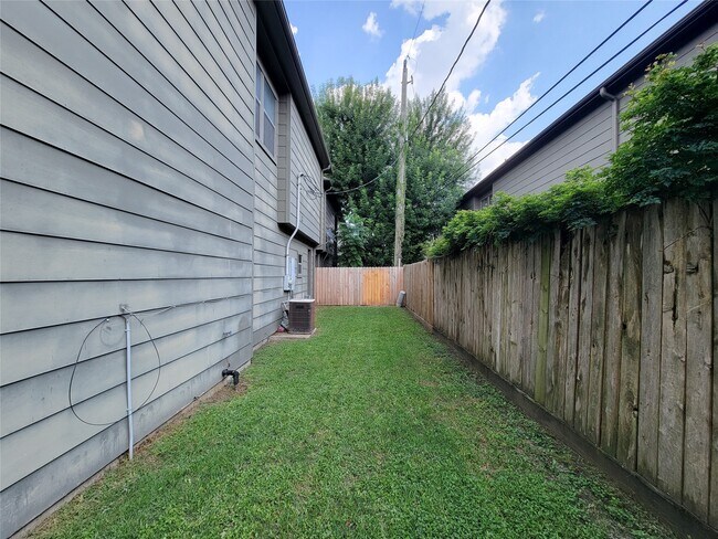 Building Photo - 1124 Patterson St
