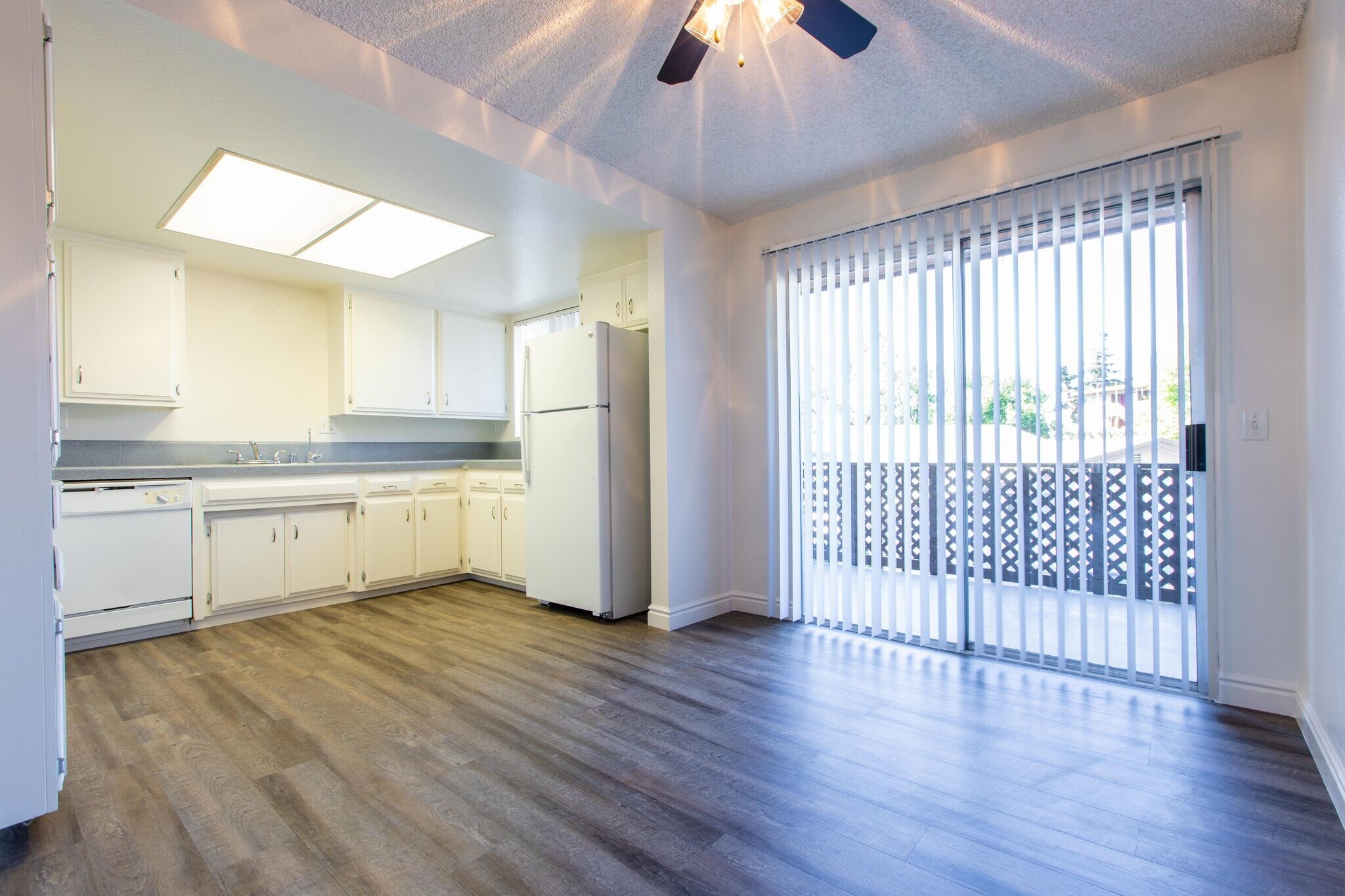 Building Photo - 1110 Meadow Lake Dr