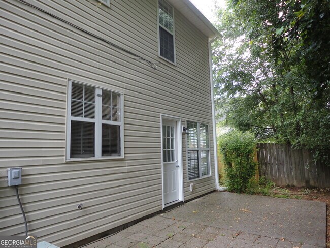 Building Photo - 1715 Crestwell Ln SW