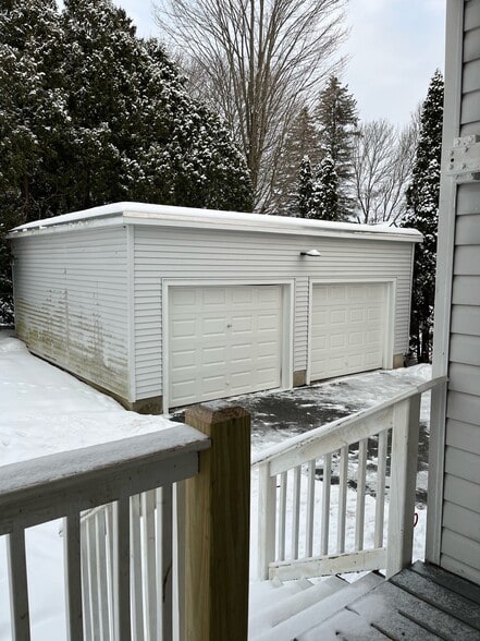 Building Photo - 11 Eaton St