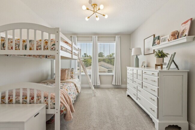 Building Photo - 579 Meadow Creek Dr