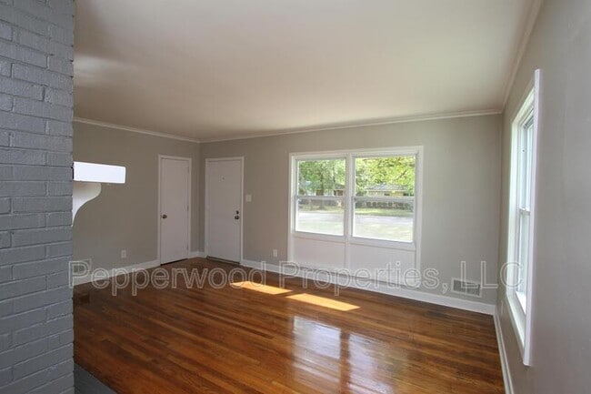 Building Photo - 115 1st Ave