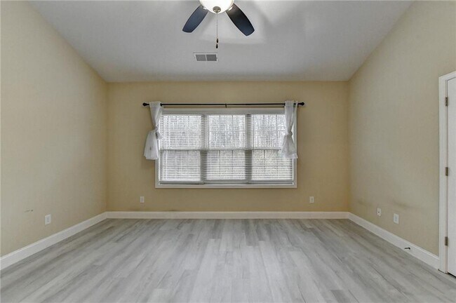 Building Photo - 2405 Tenor Ln