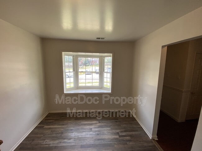 Building Photo - 14674 Pinon Ct