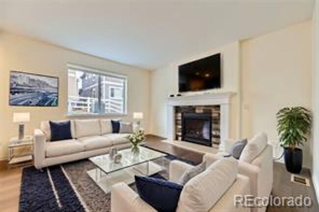 Building Photo - Rent Special!! $600 off the 1st months ren...