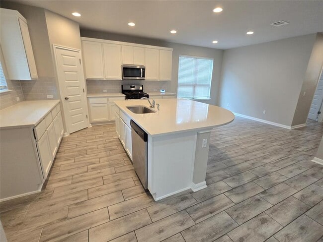 Building Photo - 2208 Limestone Lake Dr