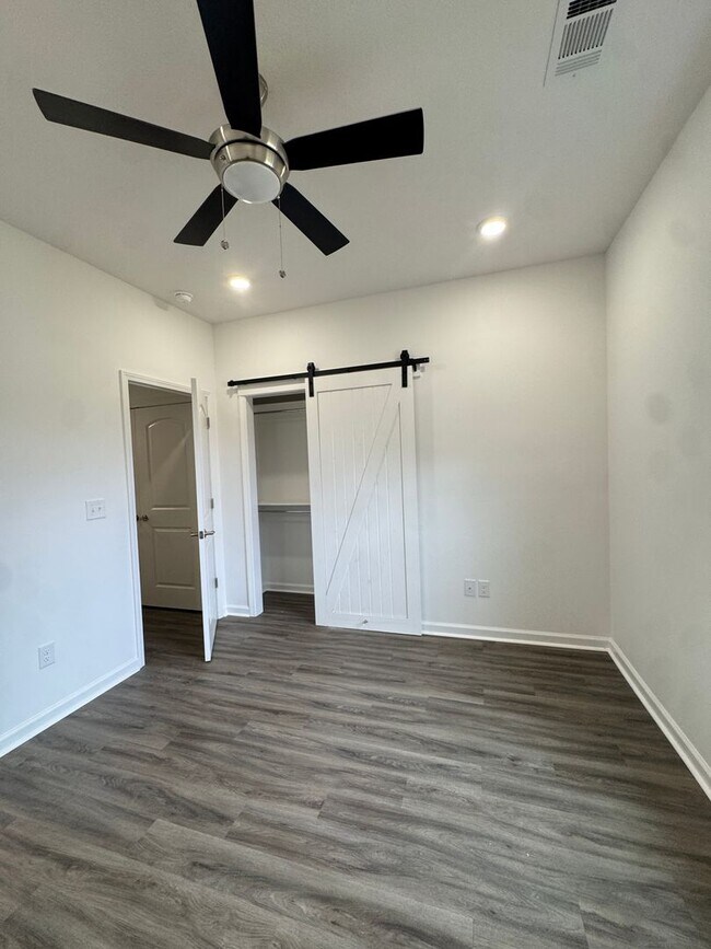 Building Photo - 3017 Olivia Ct