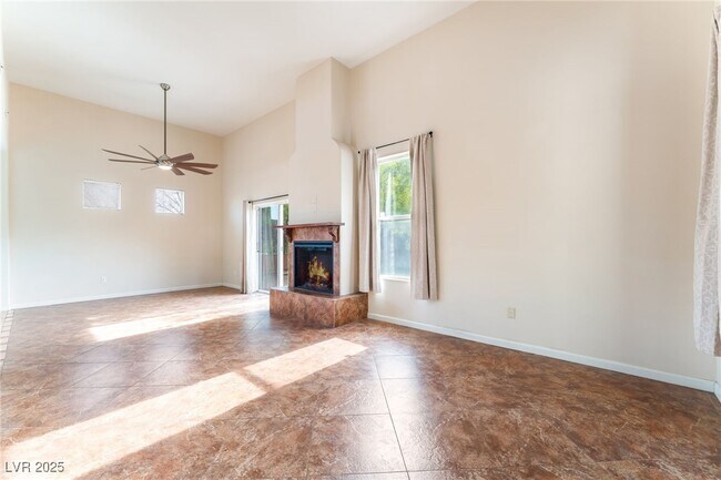 Building Photo - 704 Chase Tree St