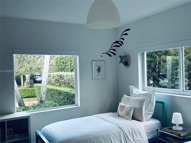 Building Photo - 1430 Baracoa Ave