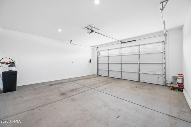 Building Photo - 8911 W Solano Dr