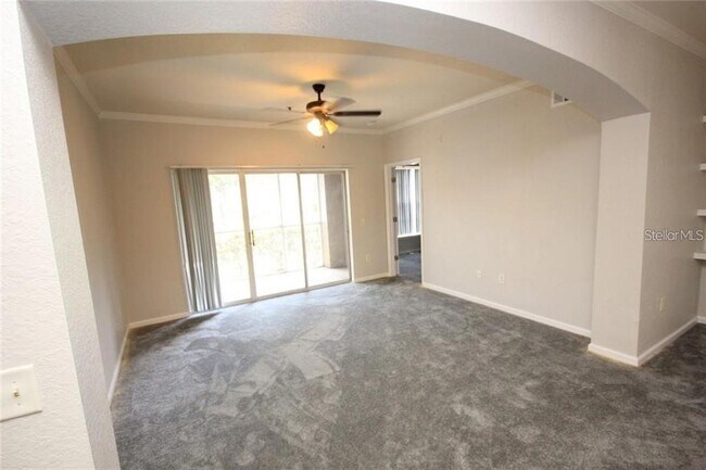 Building Photo - 9401 Crescent Loop Cir